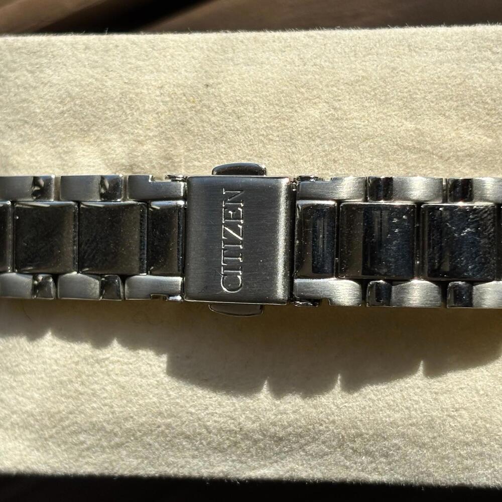 Rumours Ladies Watch, running with New Battery - Picture 2 of 6